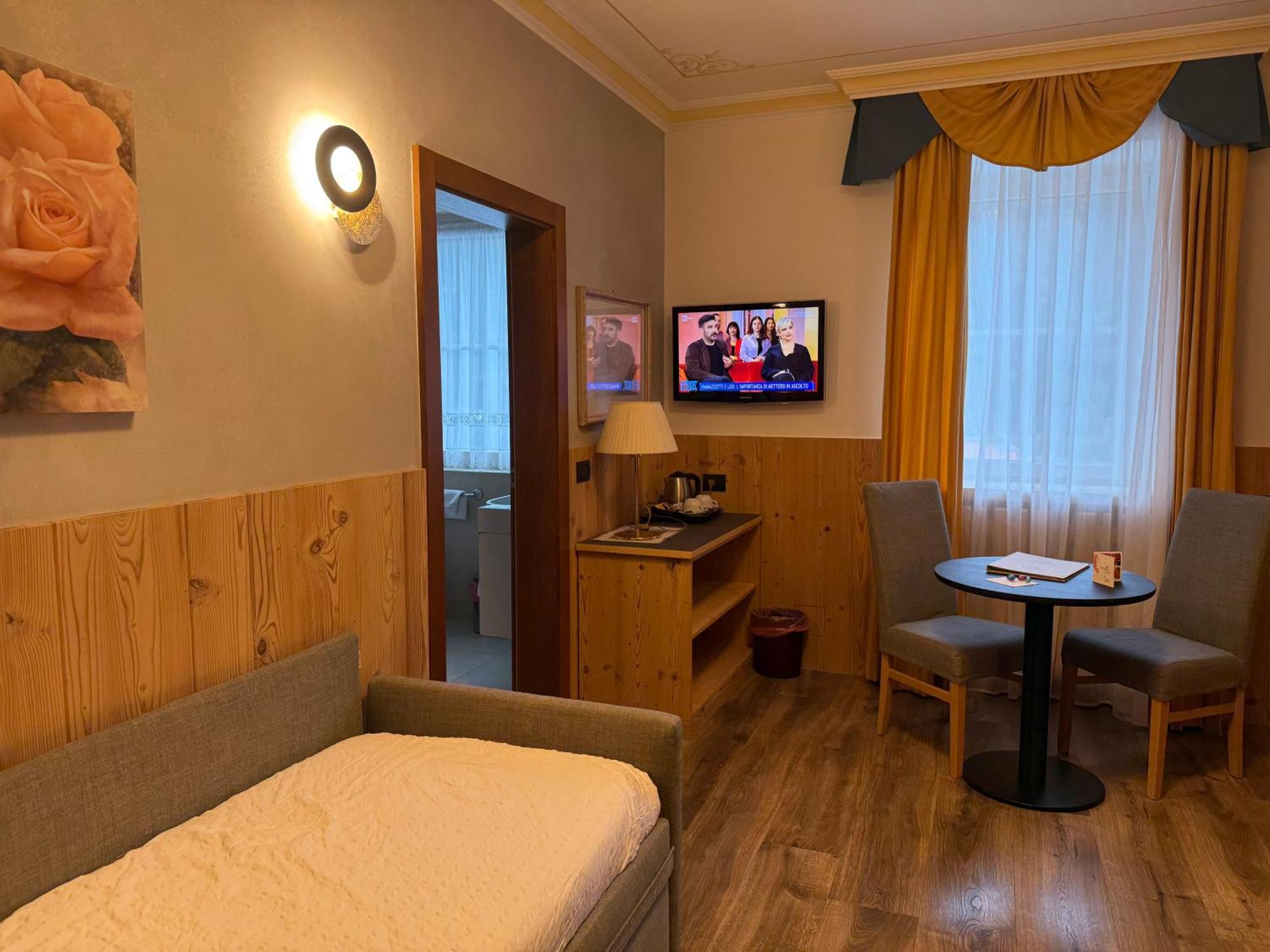 Alexander Hotel Alpine Wellness Dolomites Molveno Exterior foto